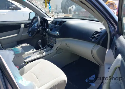 2012 Toyota Highlander Base из США, поврежденный, VIN 5TDBK3EH9CS097445